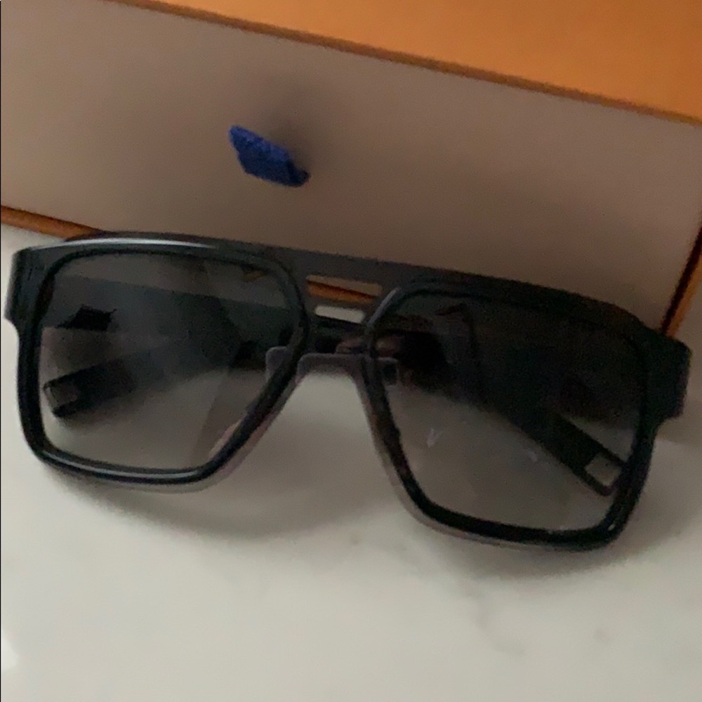 Men’s Louis Vuitton sunglasses